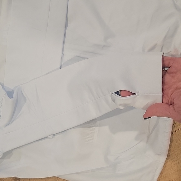 NWT. Puma Women's Lightweigt jacket. - Picture 9 of 15